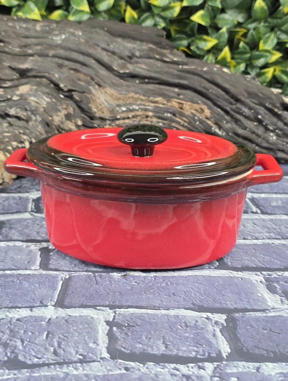 Red & Black Ombre Stoneware Oval Casserole Dish with Lid – Rustic Bakeware